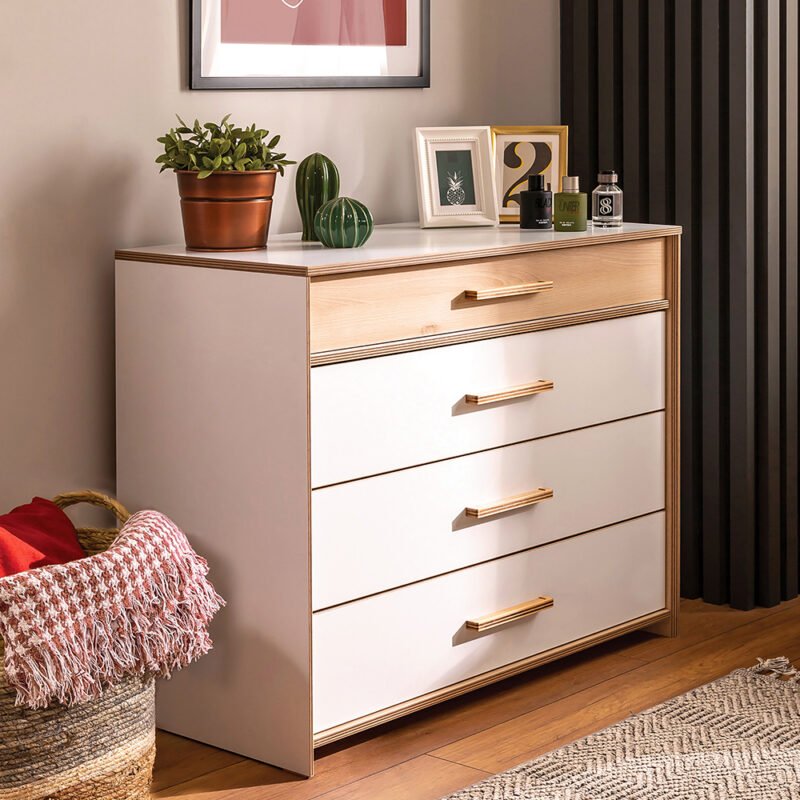 Glowberry Grove 4 Tiers Chest of Drawers